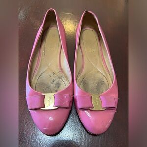 Salvatore Ferragamo Pink Patent Leather Vara Bow Flats – US Women’s Size 8.5